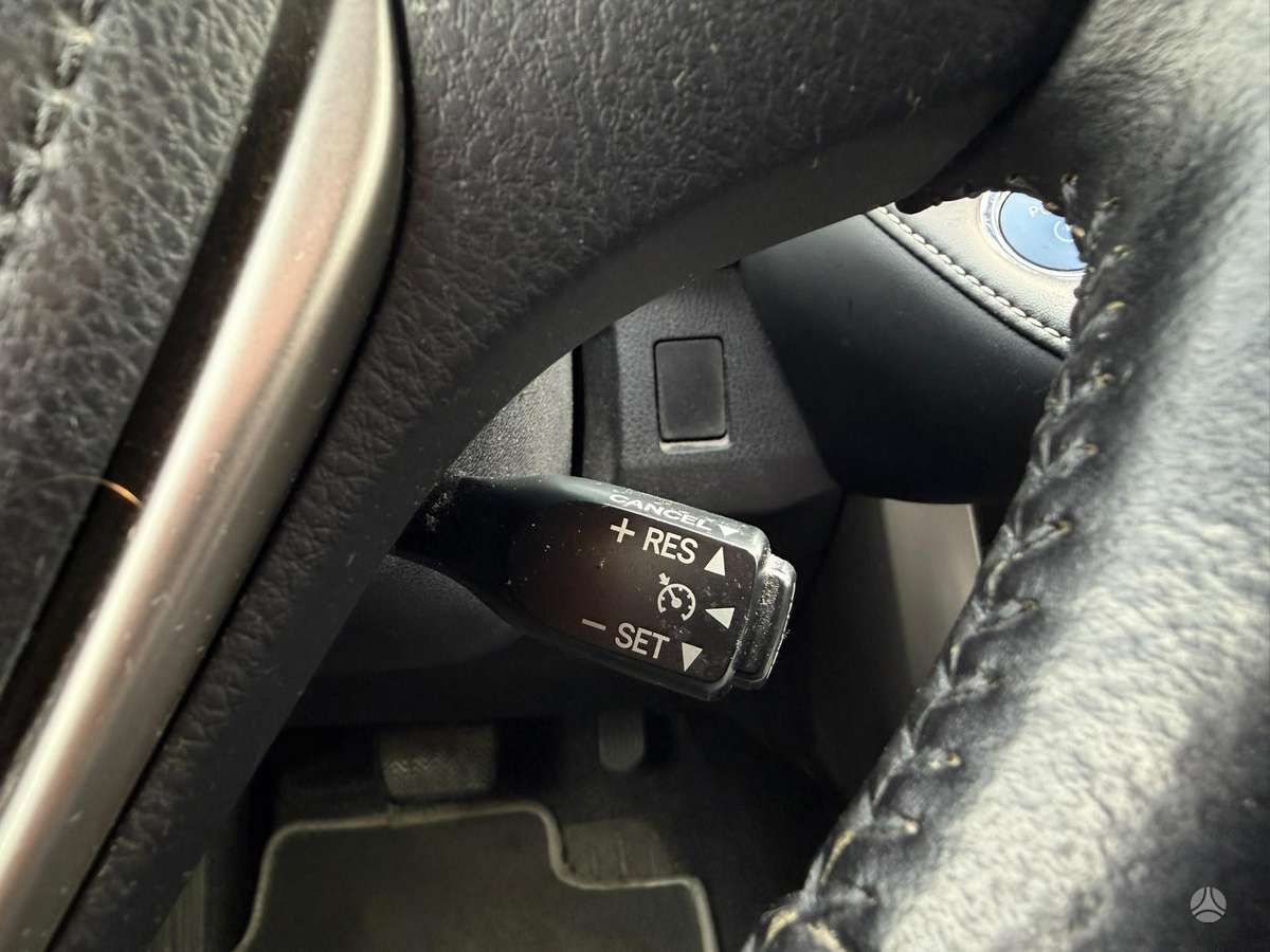 Toyota RAV4 - 10