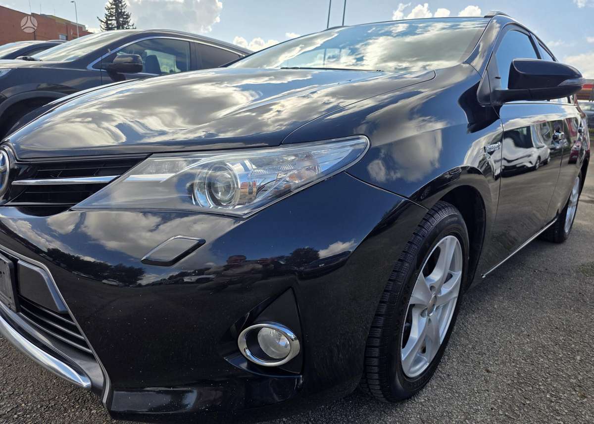 Toyota Auris - 1