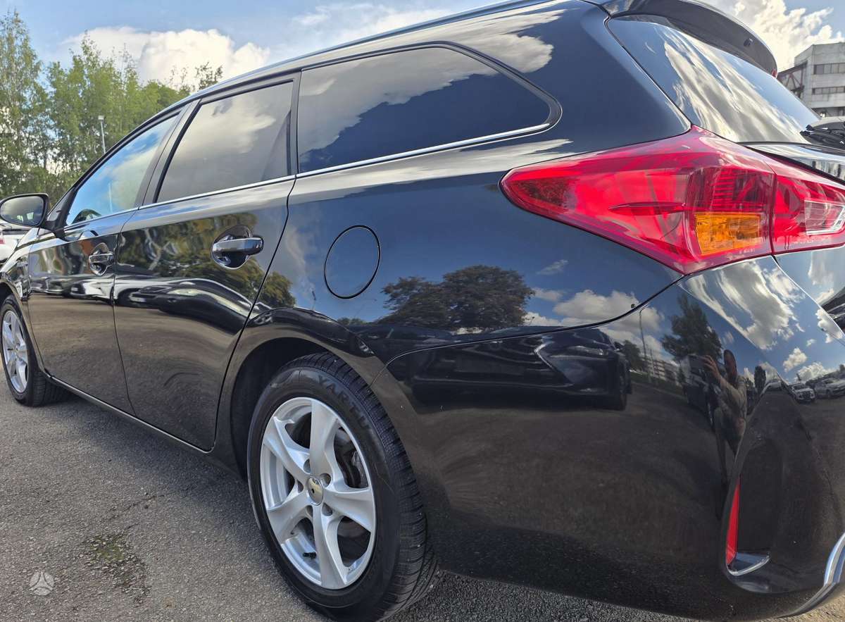 Toyota Auris - 2