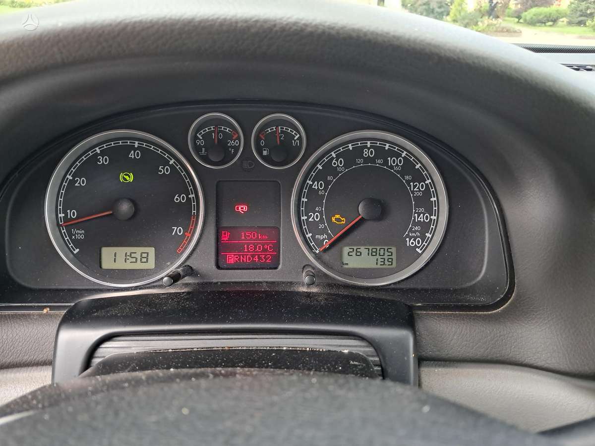 Volkswagen Passat - 1
