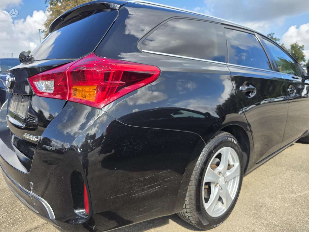 Toyota Auris - 4