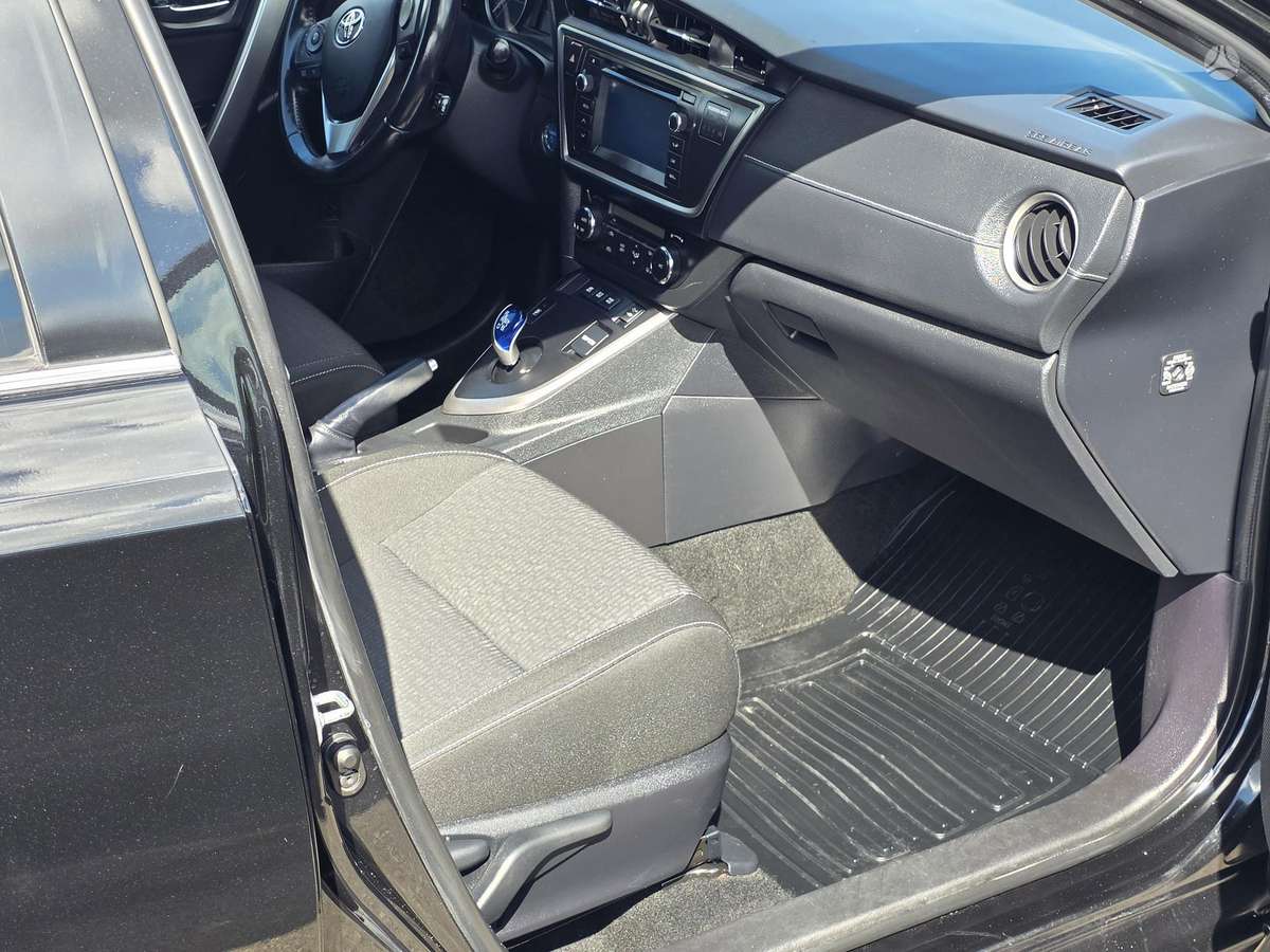 Toyota Auris - 10