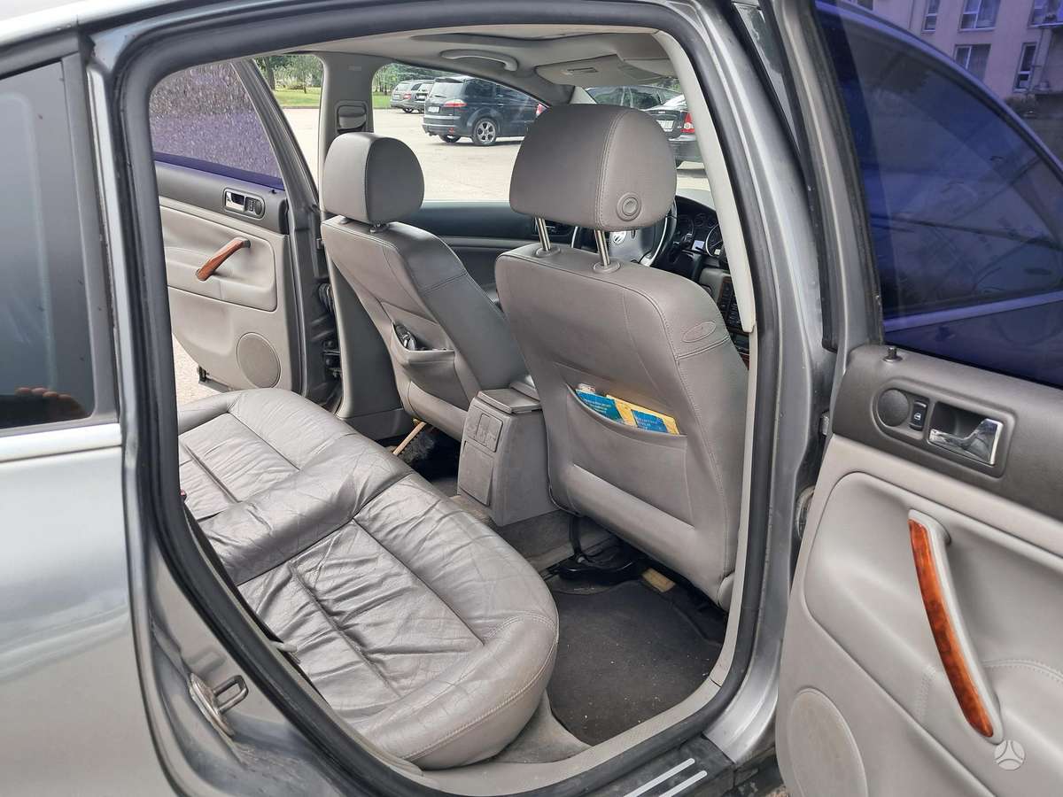 Volkswagen Passat - 4