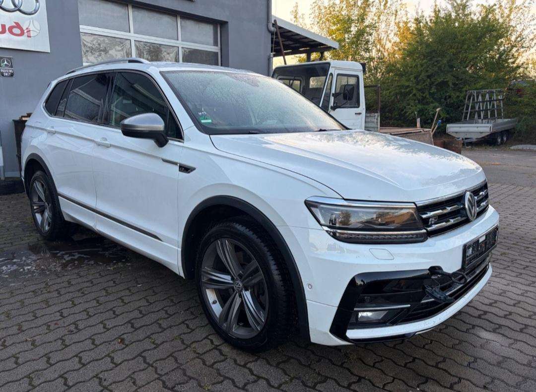 Volkswagen Tiguan - 2