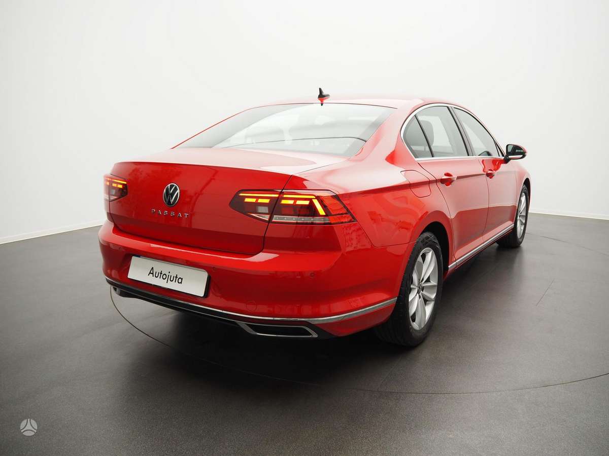 Volkswagen Passat - 4