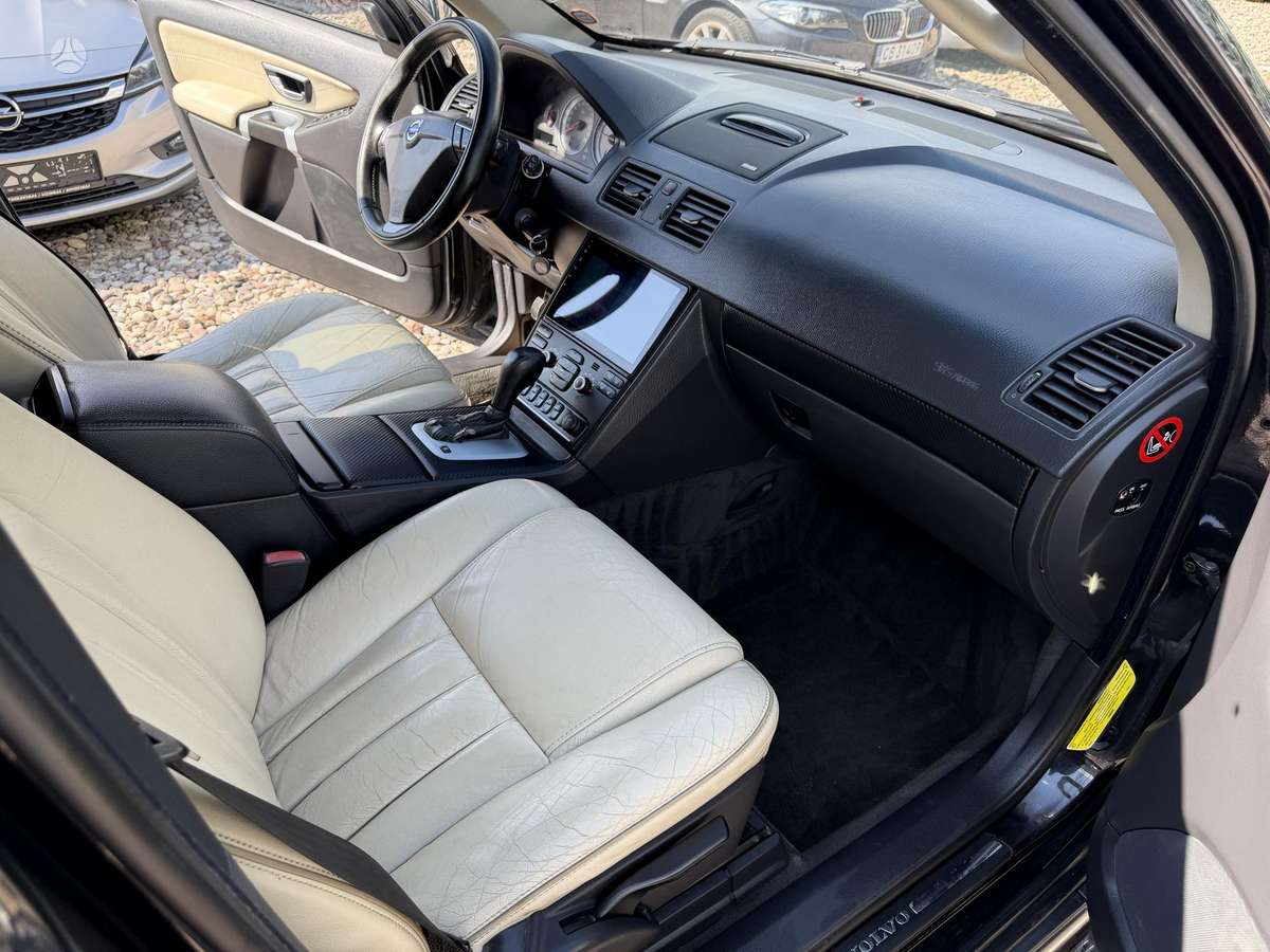 Volvo XC90 - 7