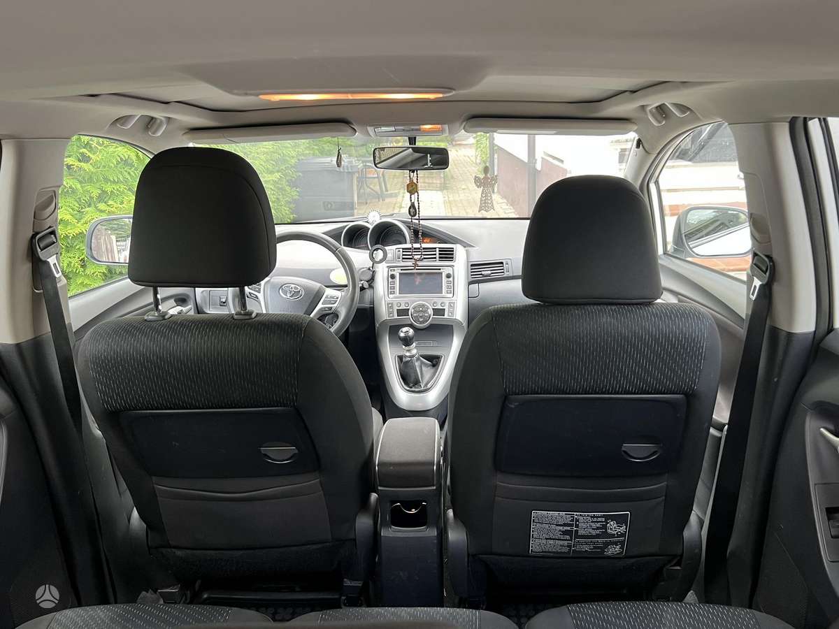 Toyota Verso, 2.0 l., Минивэн
