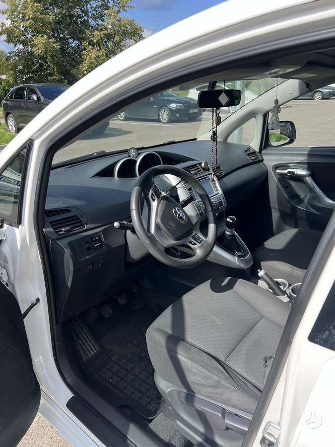Toyota Verso, 2.0 l., Минивэн