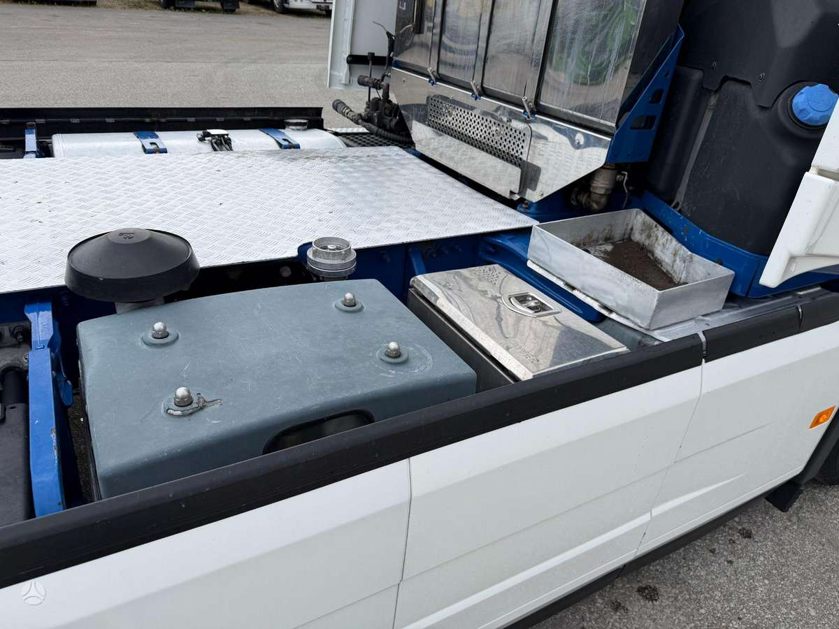 Volvo FH500, single sleeper