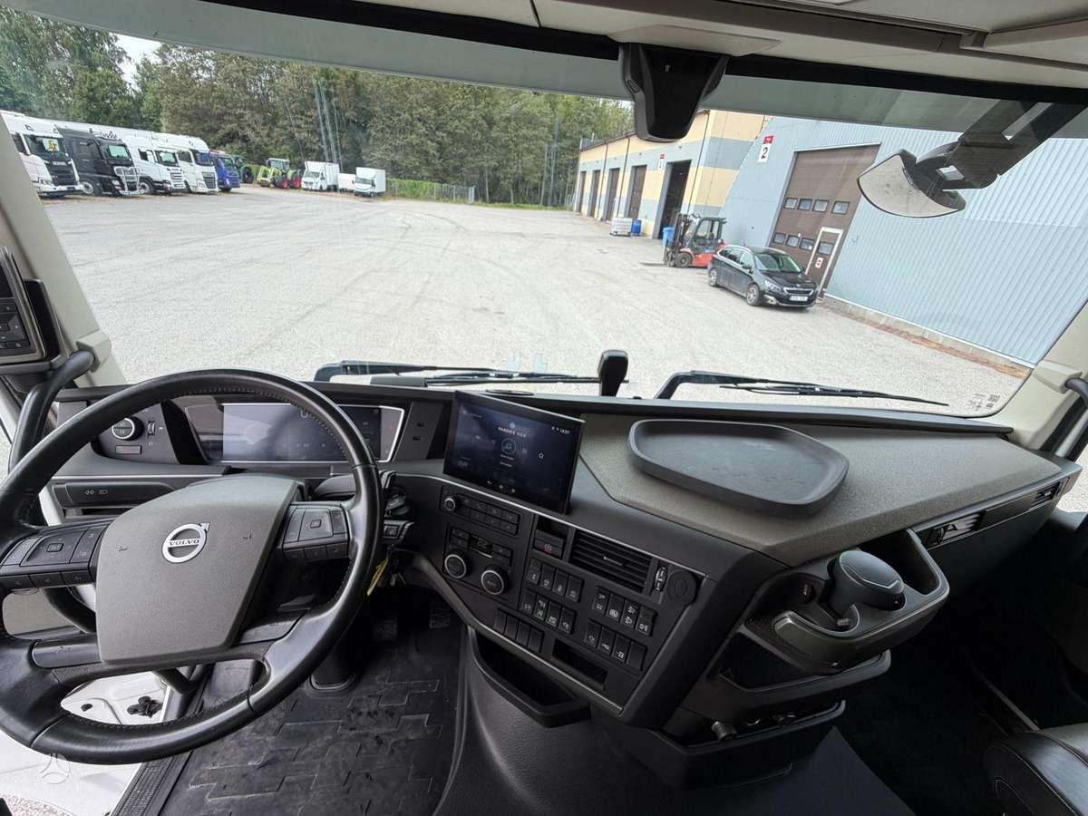 Volvo FH500, single sleeper