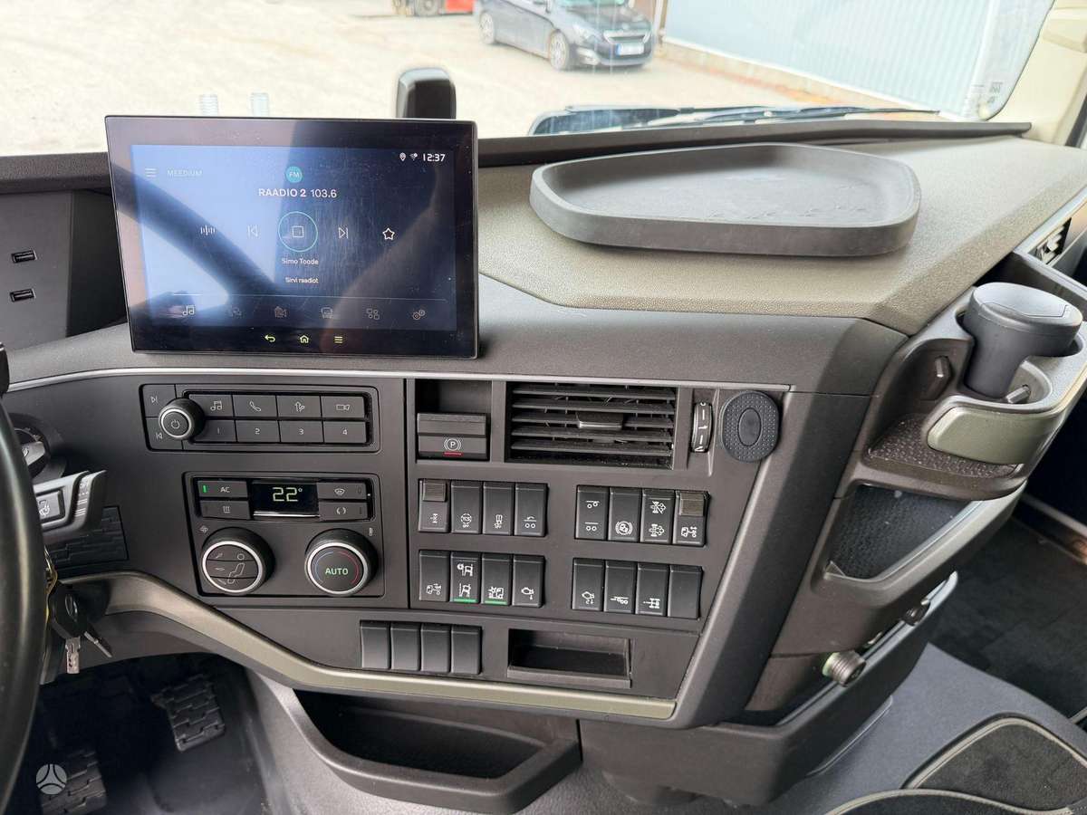 Volvo FH500, single sleeper