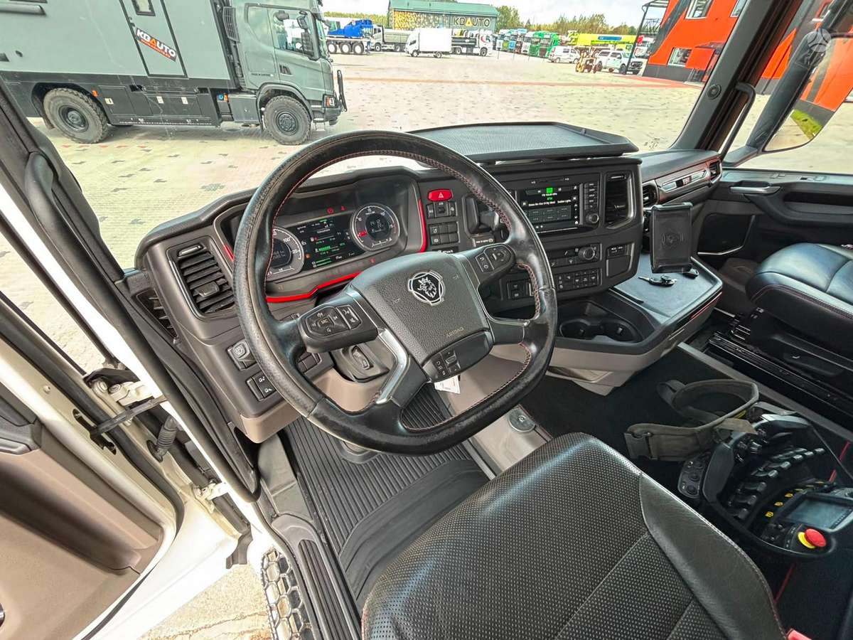 Scania R 580 8x2*6, hooklift trucks