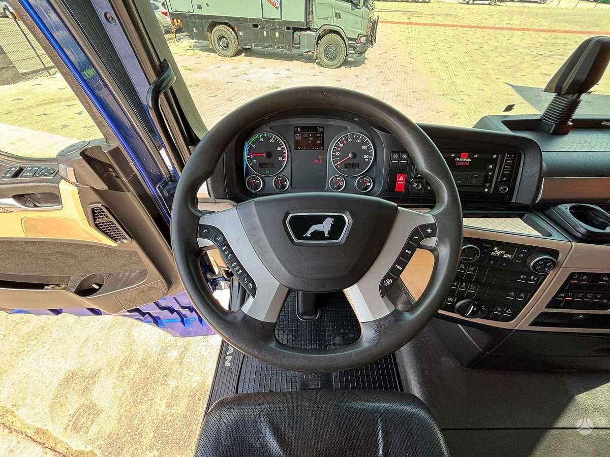 MAN TGX 26.580 6x4, с краном