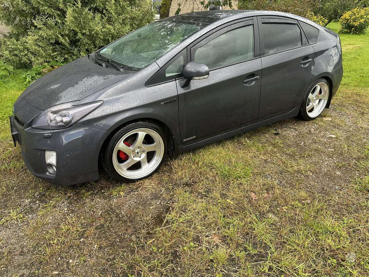 Toyota Prius - 2
