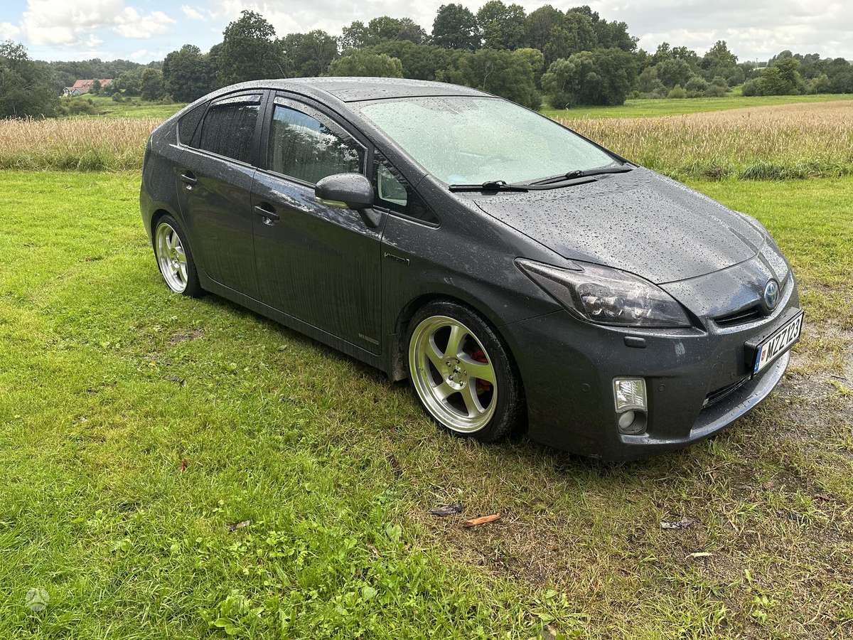 Toyota Prius - 5