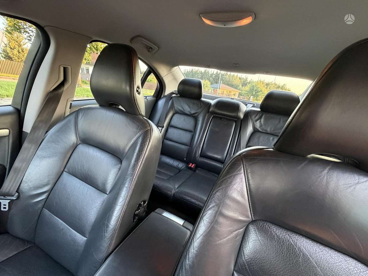 Volvo S80 - 1