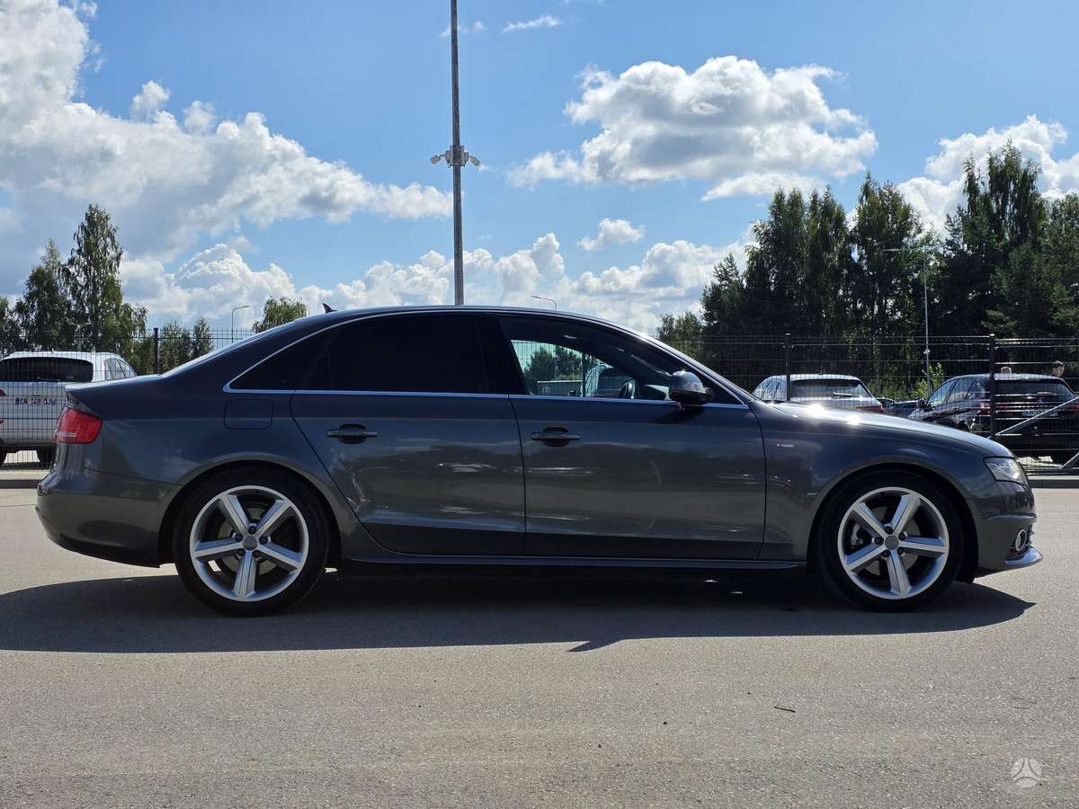 Audi A4, 1.8 l., Седан