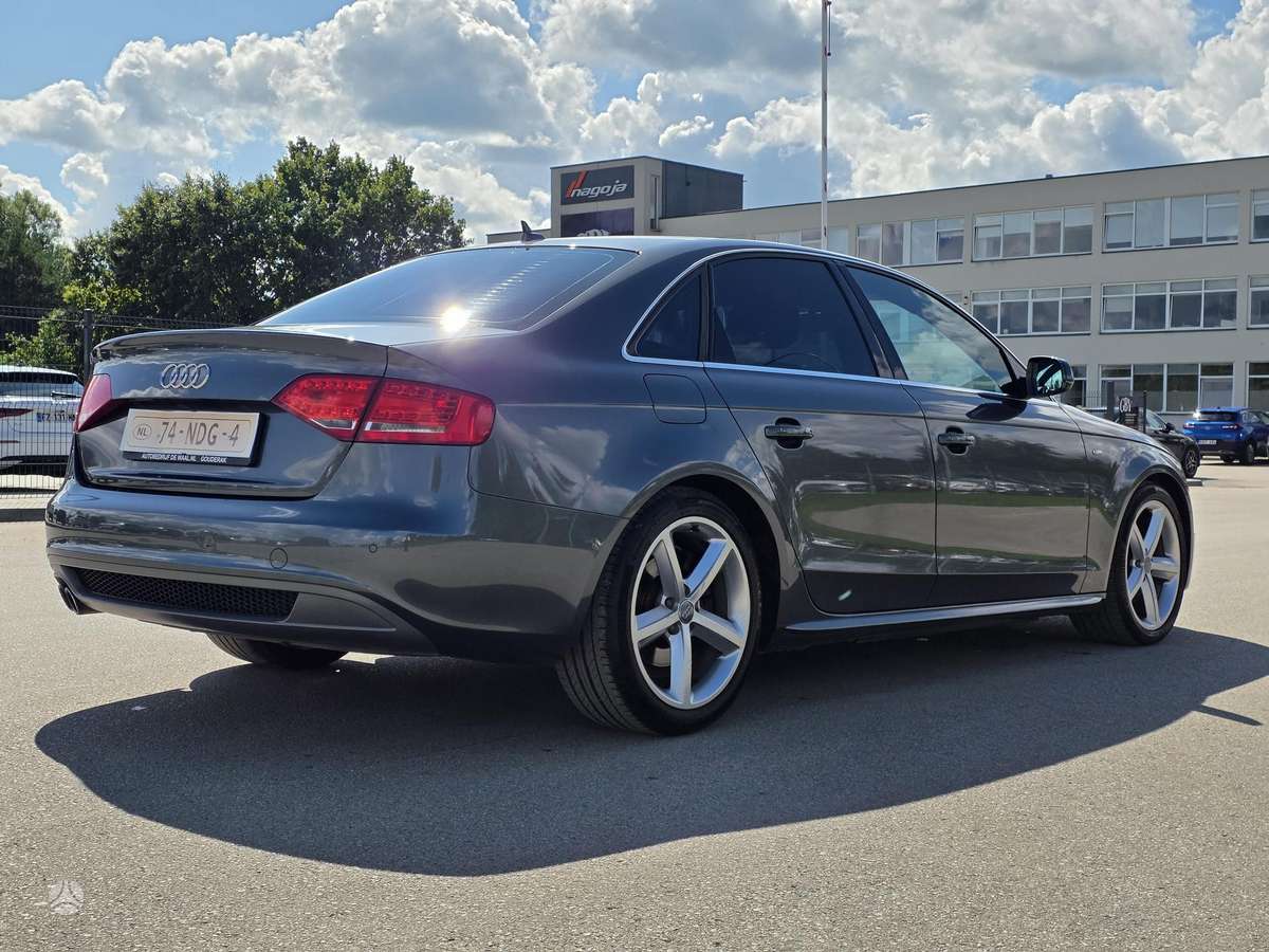Audi A4, 1.8 l., Седан