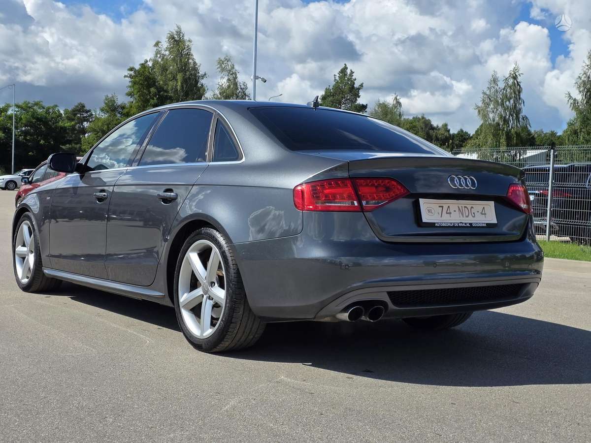 Audi A4, 1.8 l., Седан