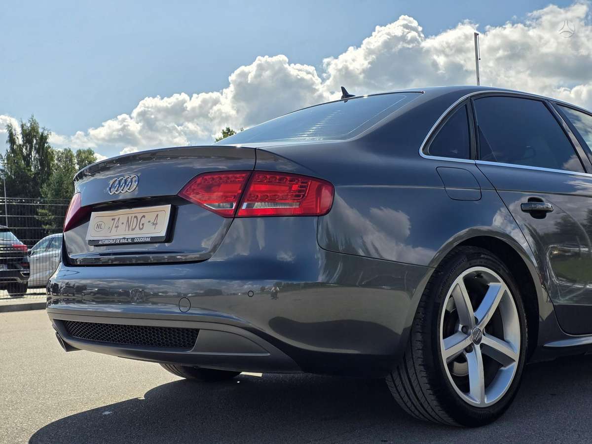 Audi A4, 1.8 l., Седан