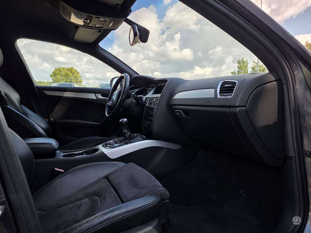 Audi A4, 1.8 l., Седан