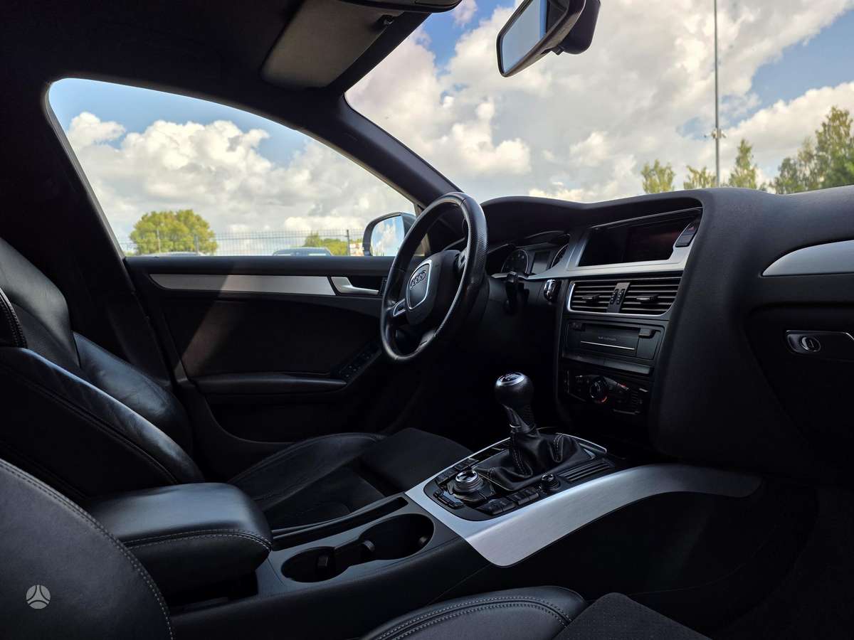Audi A4, 1.8 l., Седан