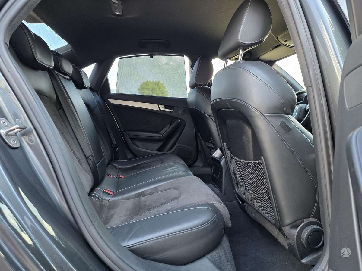 Audi A4, 1.8 l., Седан