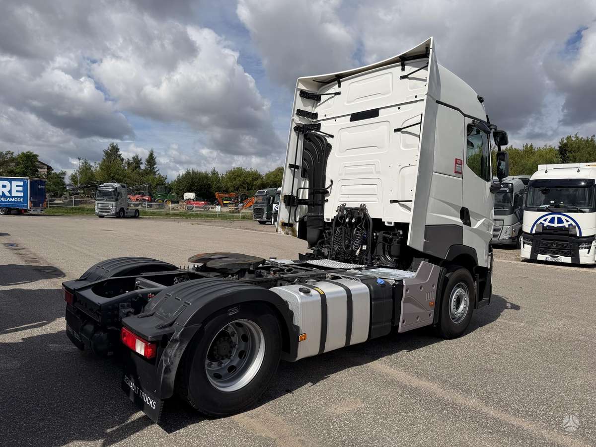 Renault T440 HIGH T4x2 E6, 2 miegamosios vietos