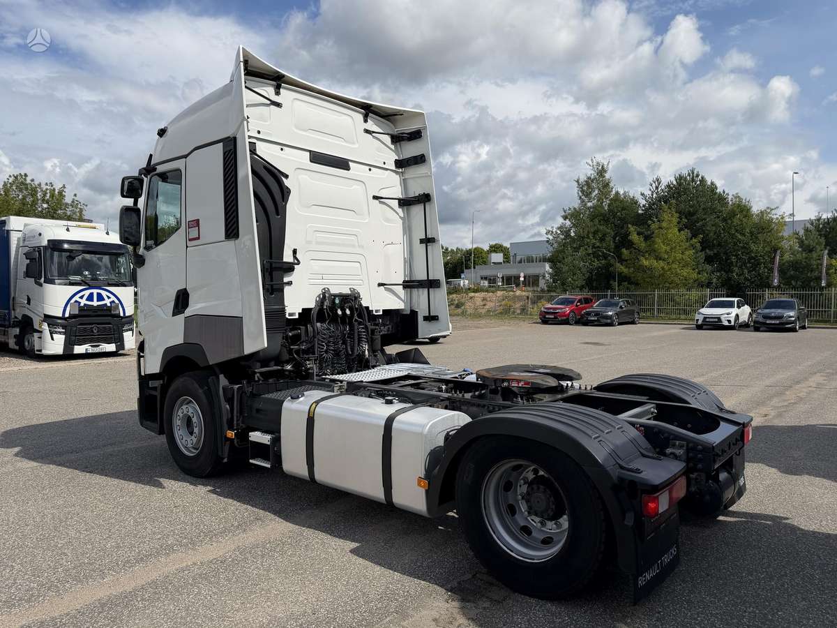 Renault T440 HIGH T4x2 E6, 2 спальных места