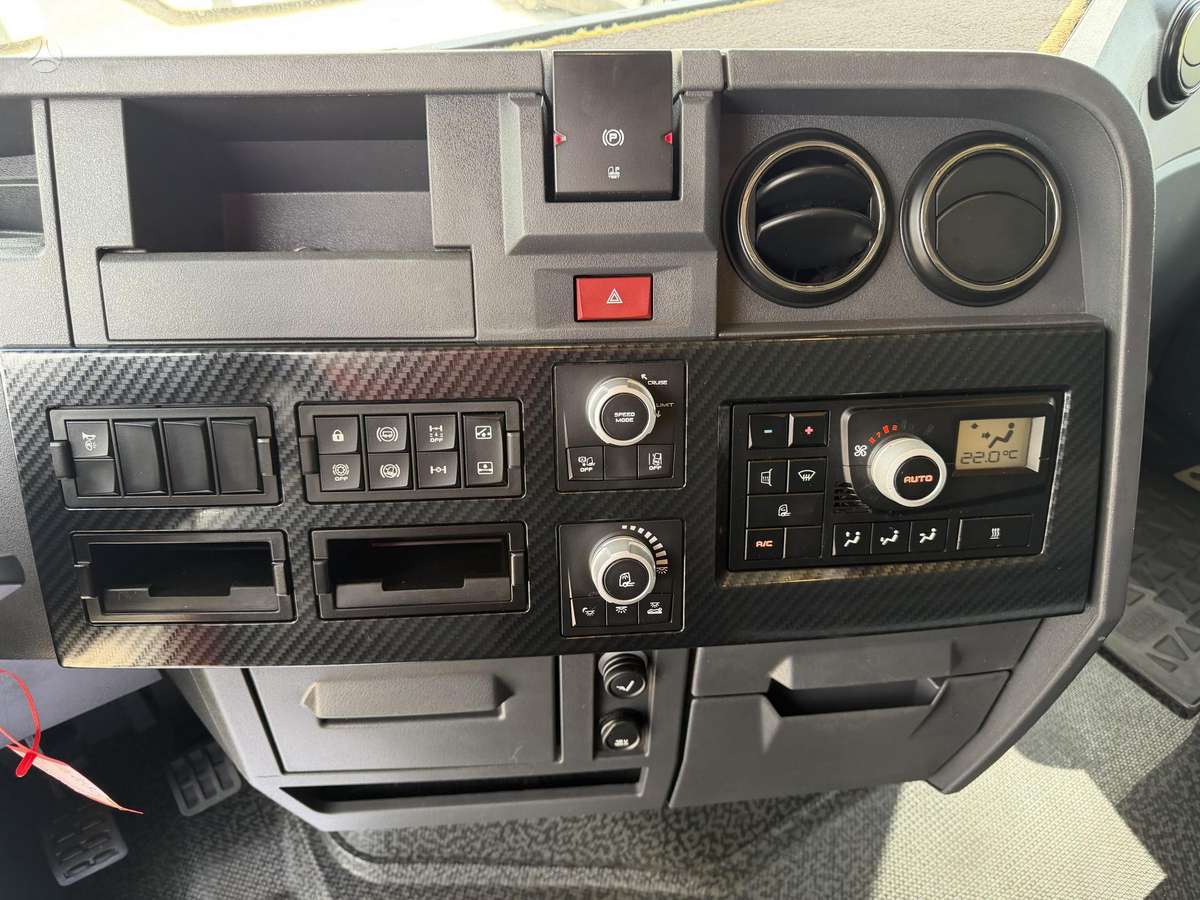 Renault T440 HIGH T4x2 E6, 2 miegamosios vietos