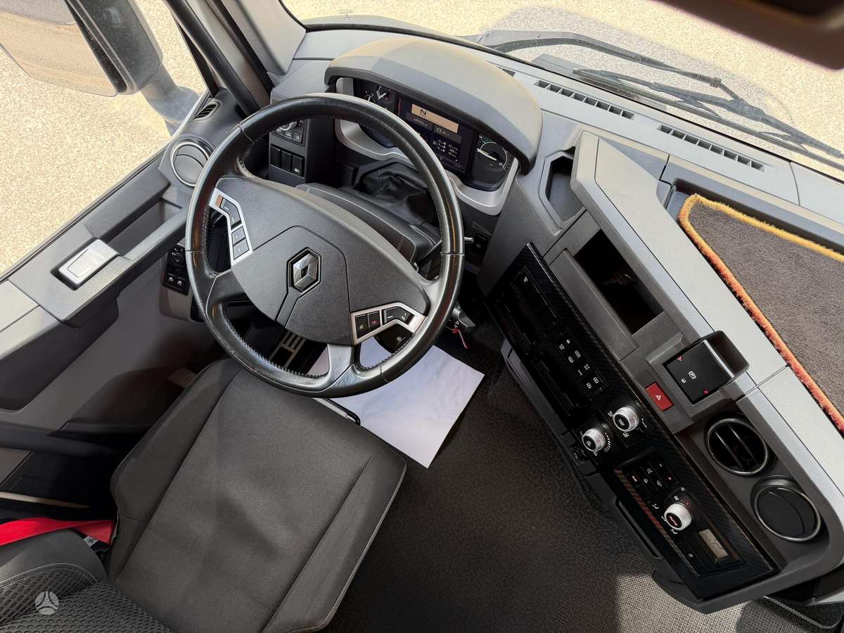 Renault T440 HIGH T4x2 E6, 2 miegamosios vietos