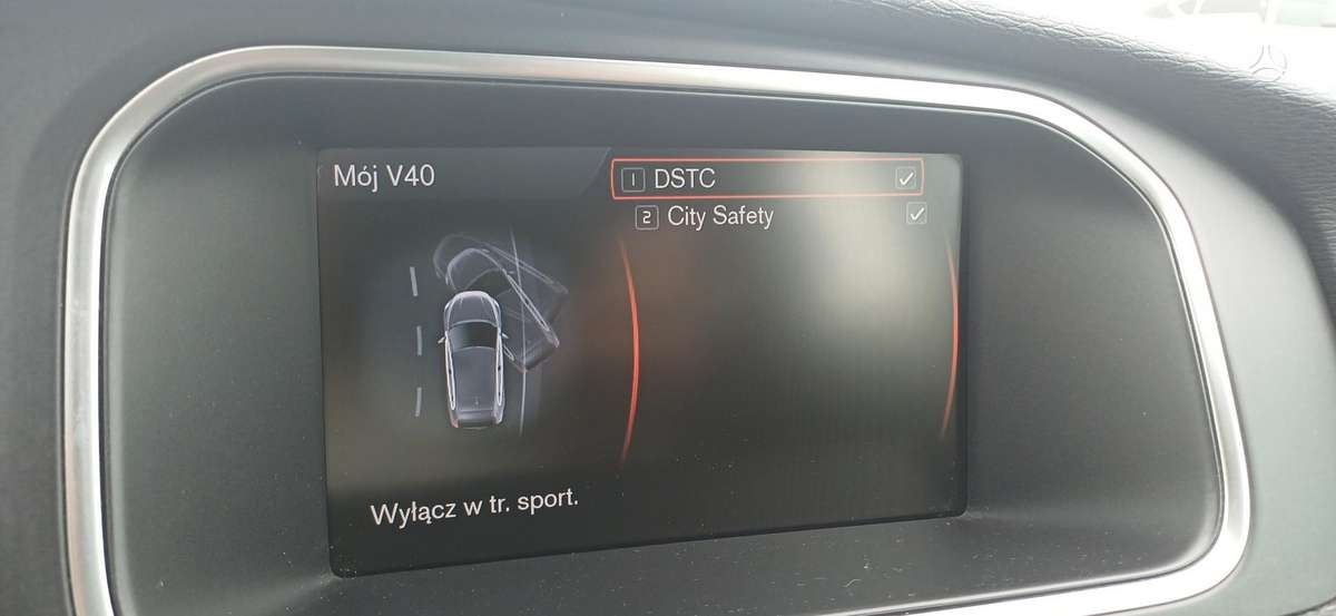 Volvo V40, 1.6 l., hatchback