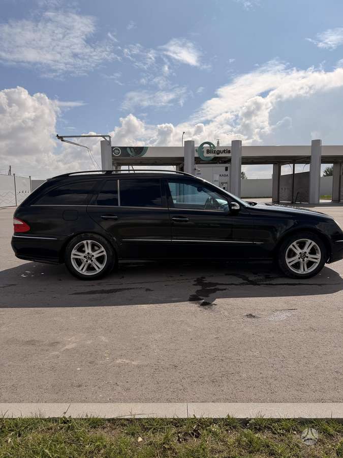 Mercedes-Benz E320, Универсал