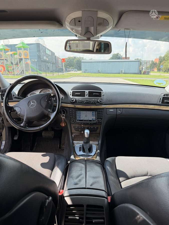 Mercedes-Benz E320, Универсал