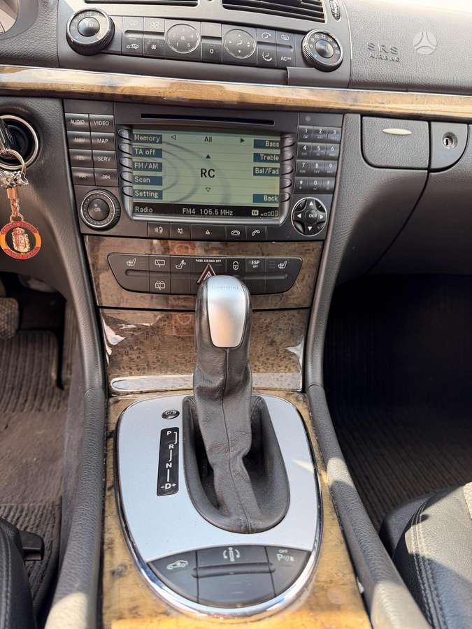 Mercedes-Benz E320, Универсал