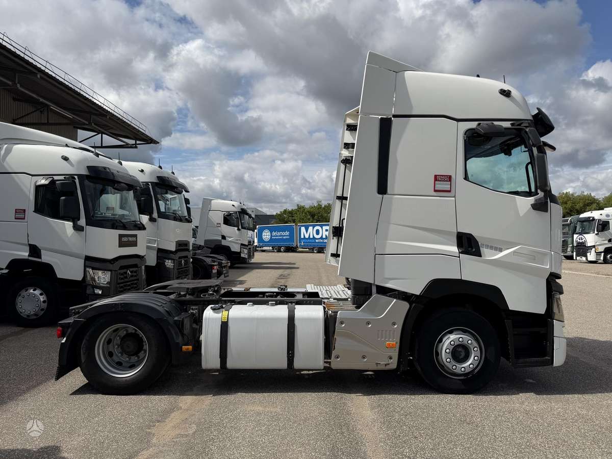 Renault T480 HIGH T4x2 E6, double sleeper