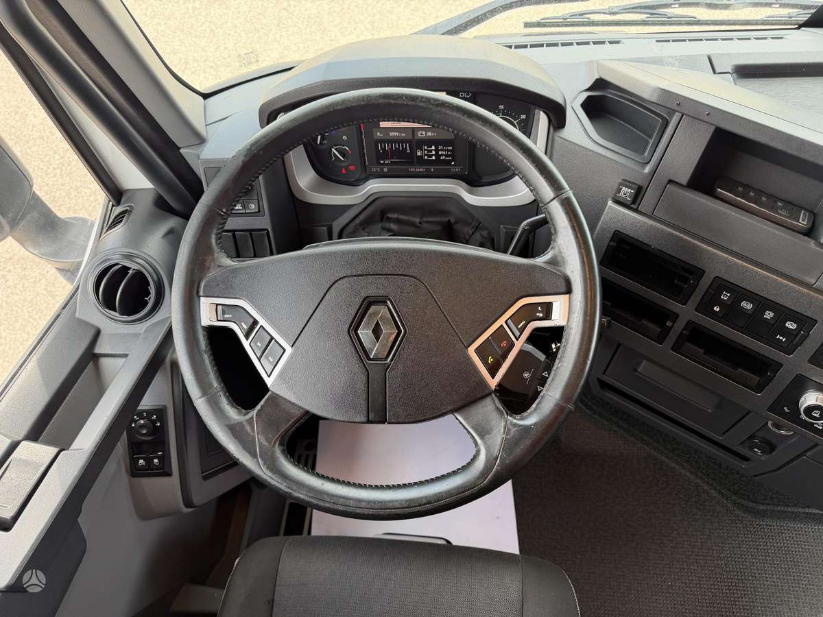 Renault T480 HIGH T4x2 E6, 2 miegamosios vietos