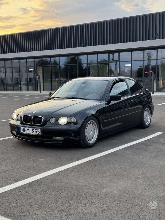 BMW 325, 2.5 l., Хэтчбек