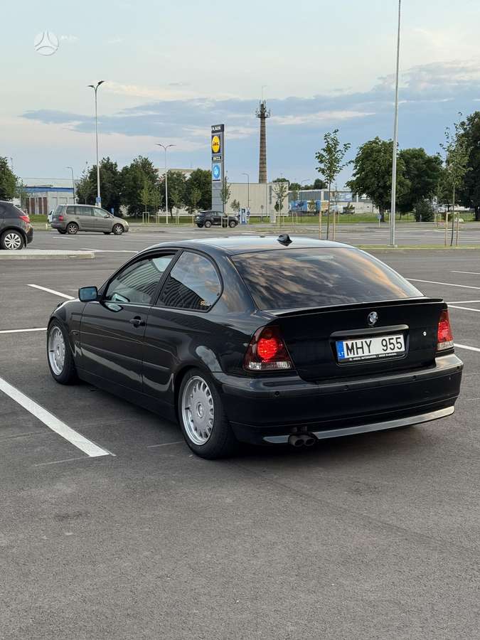 BMW 325, 2.5 l., Хэтчбек