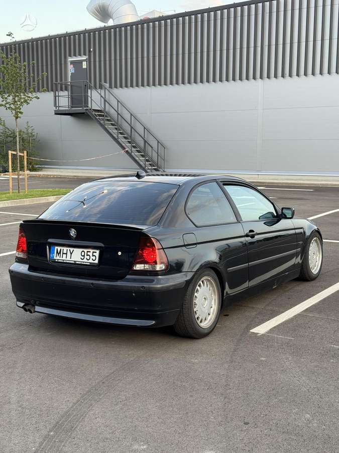 BMW 325, 2.5 l., Хэтчбек