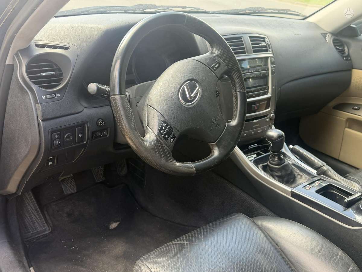 Lexus IS 220, 2.2 l., Седан