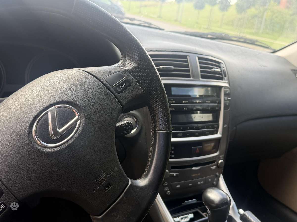 Lexus IS 220, 2.2 l., Седан