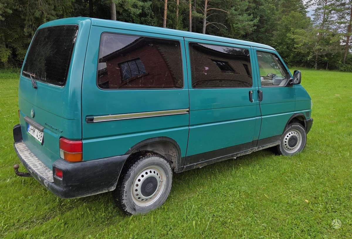 Volkswagen Transporter - 2