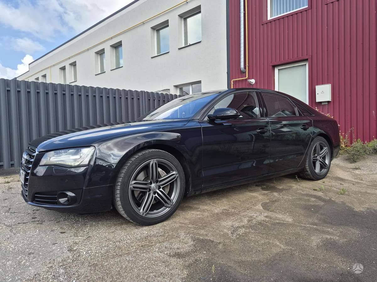 Audi A8, 3.0 l., sedanas