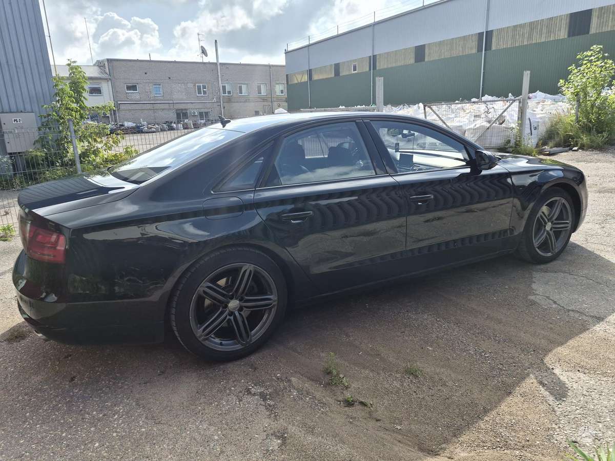 Audi A8, 3.0 l., sedanas