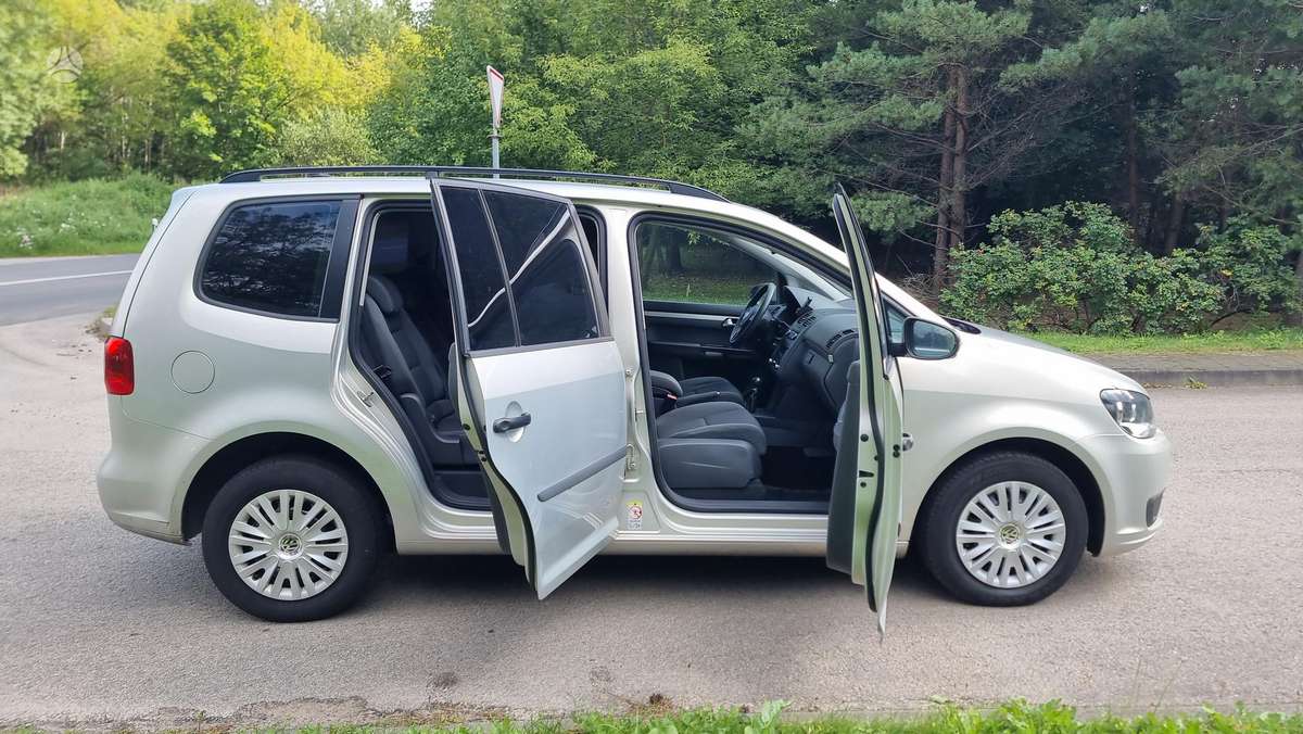 Volkswagen Touran - 5