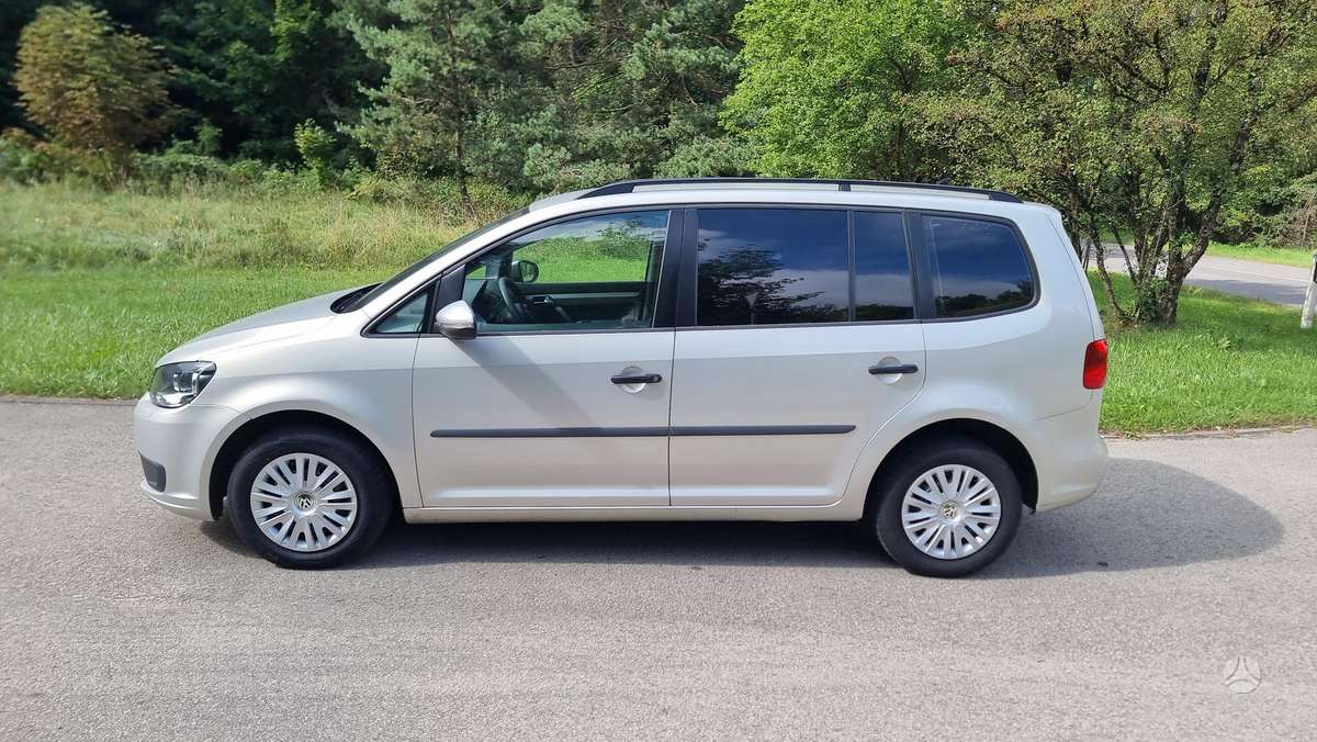 Volkswagen Touran - 8