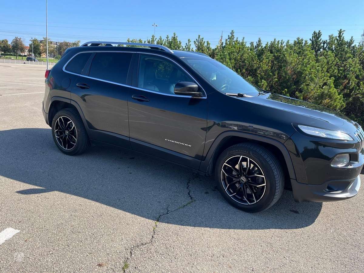 Jeep Cherokee, 2.2 l., Внедорожник / Кроссовер