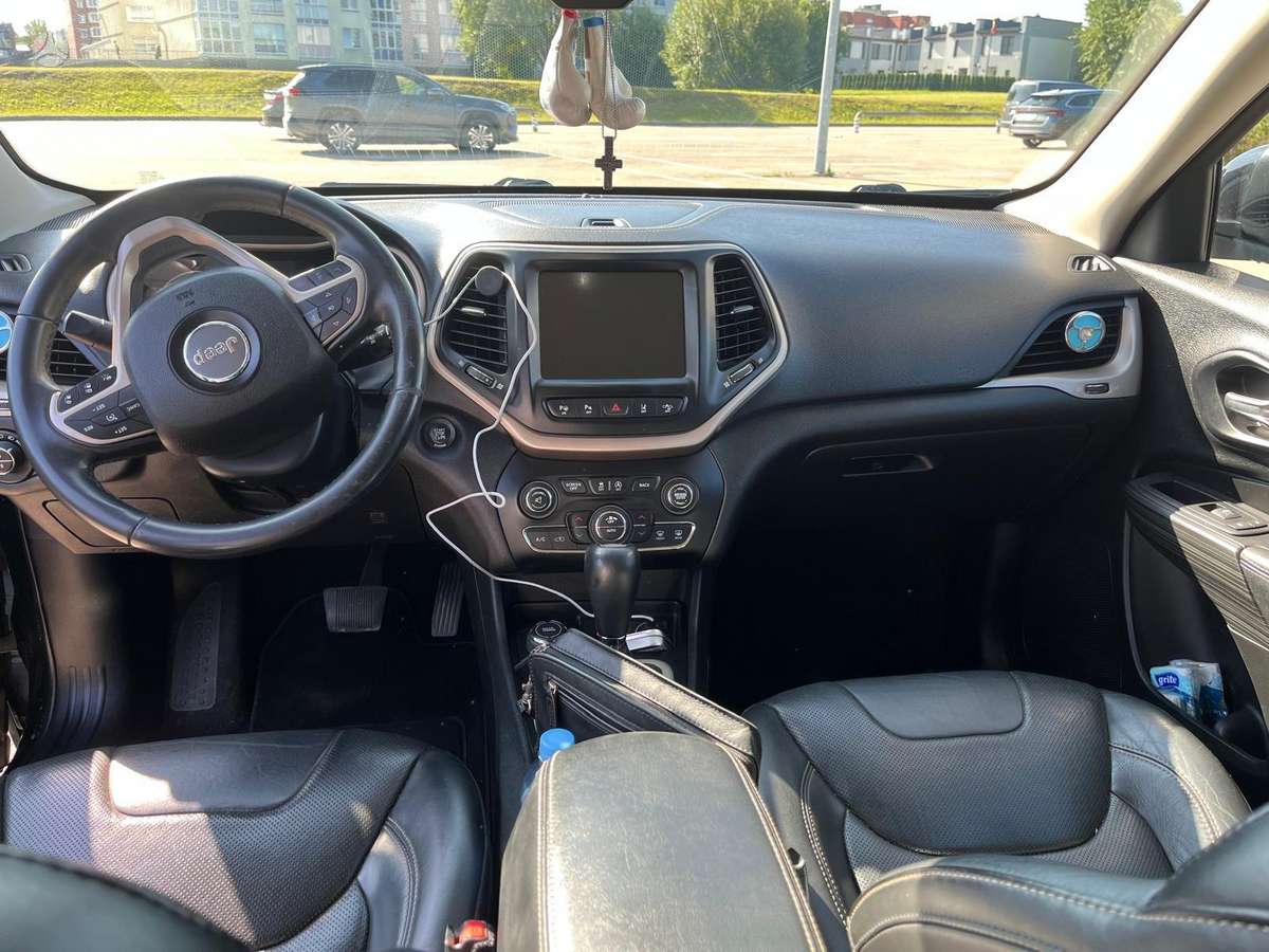 Jeep Cherokee, 2.2 l., Внедорожник / Кроссовер