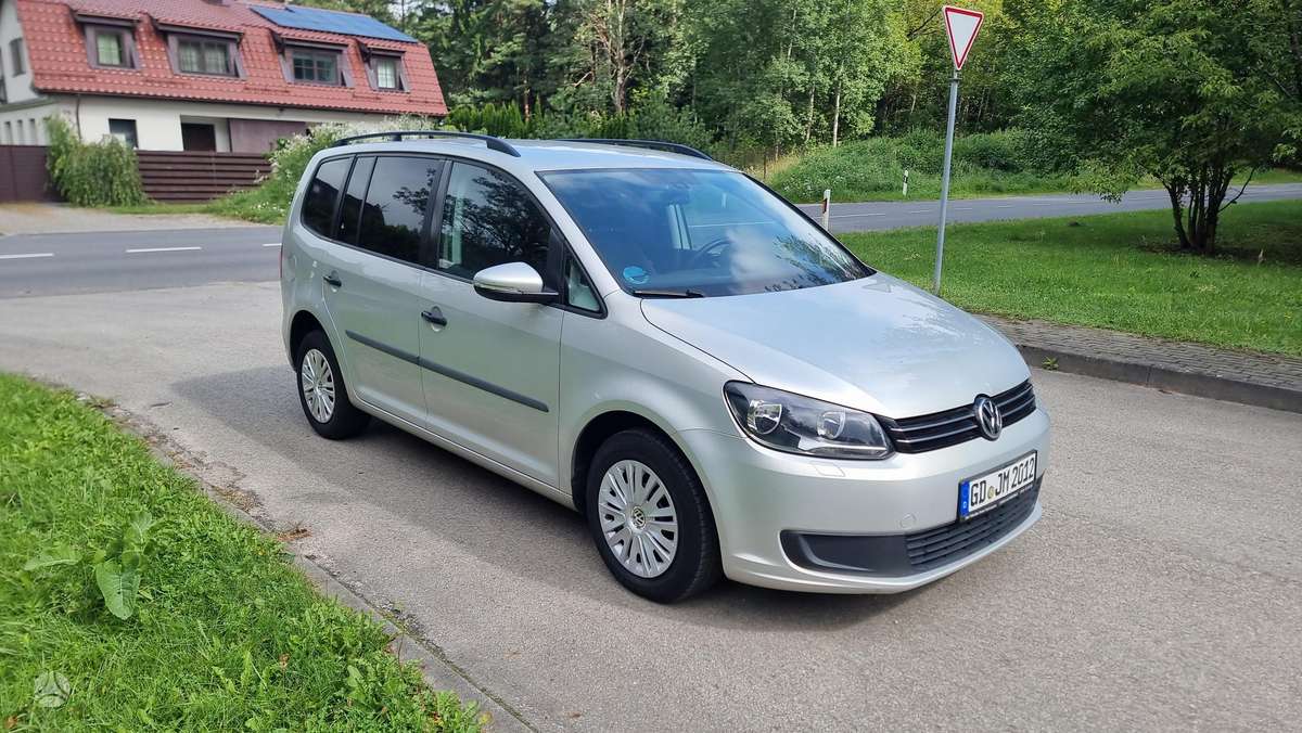 Volkswagen Touran - 4
